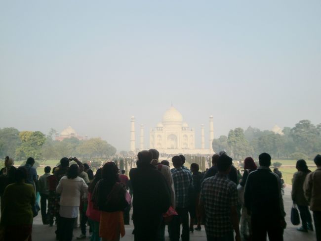 正面にタージマハル！