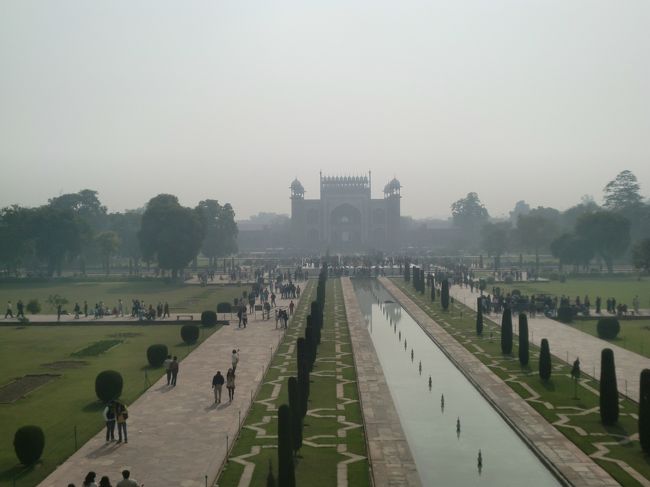 整然とした通りがまた美しい。