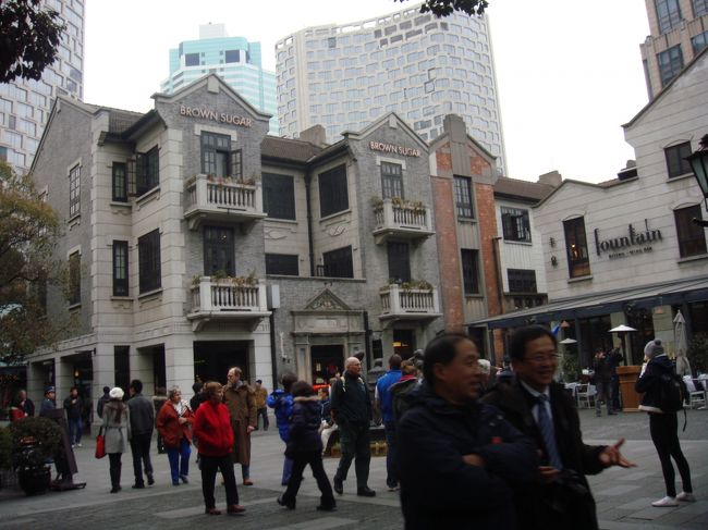 現地の人も、観光に来ています。