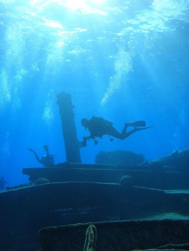 光が差し込んだ海はめちゃめちゃ癒される。