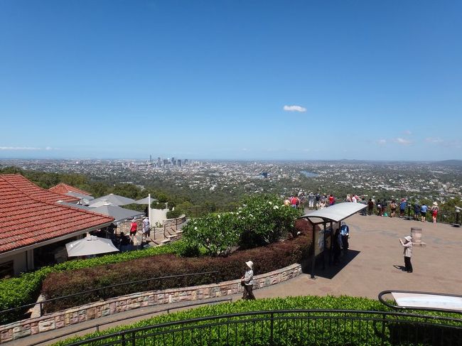 BRISBANE LOOKOUTっていうブリスベンの街が見渡せる展望スポット。