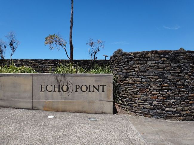 眺望がオーストラリアっぽいでお馴染みのブルーマウンテンズ国立公園。ECHO POINT。<br />シドニーの中心部から西に約110キロ。観光バスで約2時間くらい。。
