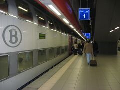 15分ほどで、ブリュッセル国際空港駅に到着。空港ターミナルの地下にある、日本の新千歳空港駅にそっくりな雰囲気の駅でした。