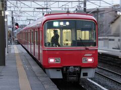 2月13日06時37分

新清洲駅で下車。名鉄名古屋から乗車してきたのは3700系電車でした。
