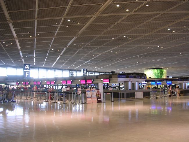 成田初の大韓航空で出発です。