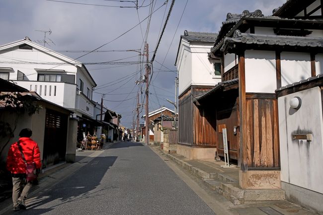 奈良町への路地を行く