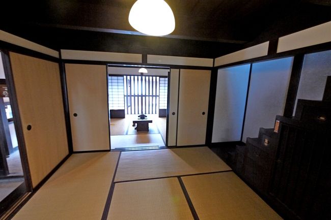 母屋はみせの間，中の間，奥の間の三室