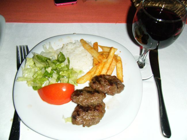 トルコでハンバーグ定食 （キョフテ）