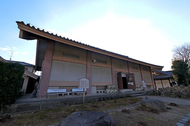 宝物殿　国宝五重小塔　重文阿弥陀如来像　重文聖徳太子像などがある．風邪をひいた身には宝物殿の中の寒さがこたえる