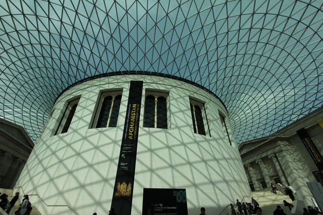 博物館の中は結構近代的です。