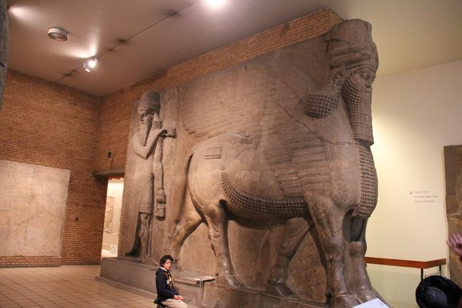 時間が無いので、エジプトらへんの古い時代のものを鑑賞