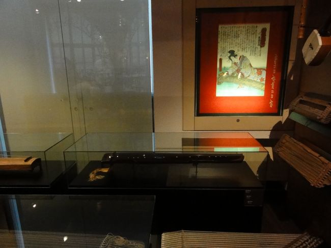 「日本」　の　「琴」　も展示。