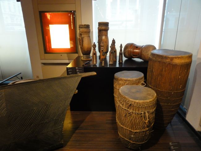 「１階」　は　「民族楽器」　のコーナーでした。