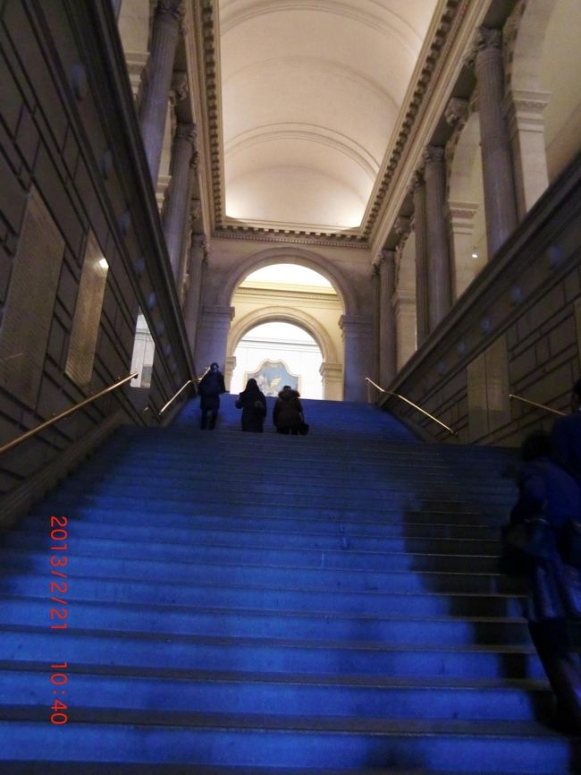 入って日本語ガイドをもらってみましたが、広すぎる(°_°)<br />時間が合えば日本語ツアーもやってたので、有名どころを短時間でみたい方には良さそうですね！<br />日本人の方もインフォメーションにいらっしゃいました！<br />建物の重厚感もすごいですね( ^ω^ )