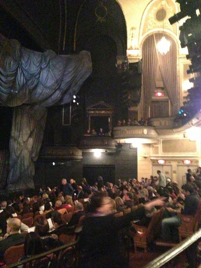 BOX席いいなー( ^ω^ )<br />ファントムさんの声がすごーくよくて、私ならラウルより...と思ったりしました(°_°)笑