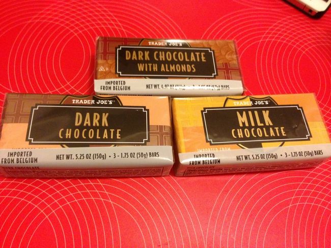 こちらはお土産のチョコレートです( ^ω^ )<br />なんか、ニューヨークのお土産！って定番がなくて、困っちゃいました(ｰ ｰ;)