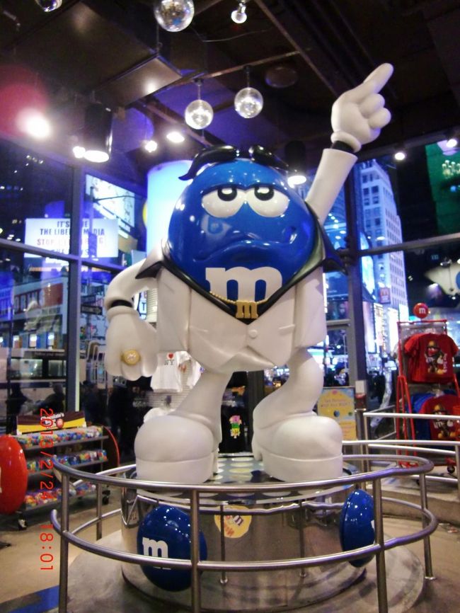 この日はオスカーの授賞式で、アメリカで見れたのもいい思い出です( ^ω^ )<br />写真はm&amp;msにいたプレスリー( ^ω^ )