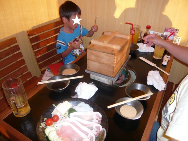２日目はホテルのプライベートビーチで海水浴をし、夕食はアグーの肉が食べられる店へ。食べ終わってわかったけど昨日の石垣牛の店と系列が同じでした(笑)こっちはおいしくておかわりするほど。