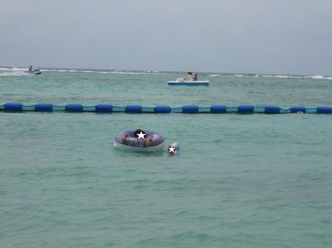 那覇へ向かいがてらホテル日航アリビラのあるニライビーチへ。<br />しばらく遊んでました。<br />こんな所に泊まってみたいなぁ。