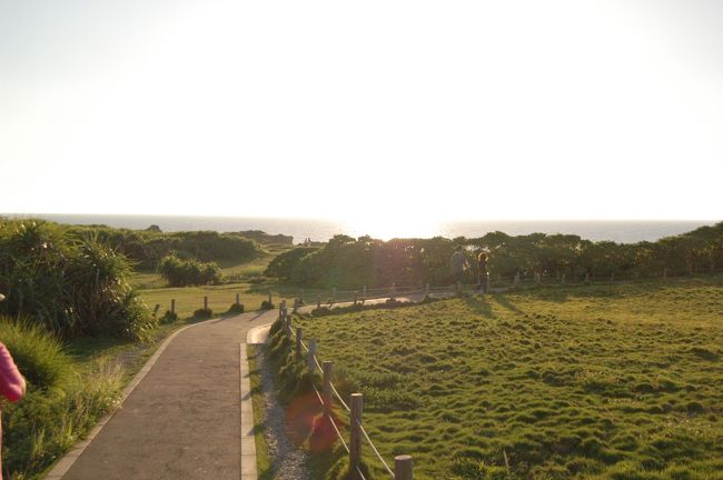 その後、万座毛へ。歩いていきます。