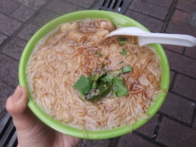 私の嫌いなモツが入っているので、モツだけよけて食べる。<br /><br />小（45元）で十分♪<br />鰹だしでやっぱりおいしい！