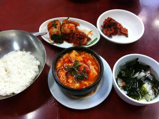 トンゴレという店で、味がとてもしっかりしていました。そして豆腐は、口の中でとろけます。これもまた、食したいとおもいました。