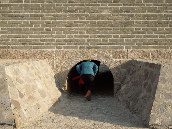 小さい穴はこんな感じです。<br />また、城内に戻ります<br />