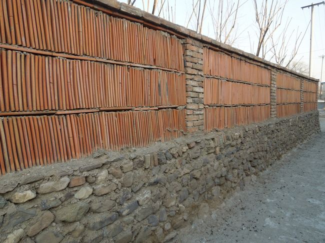 うわっ！この壁、凄いですねェ<br />