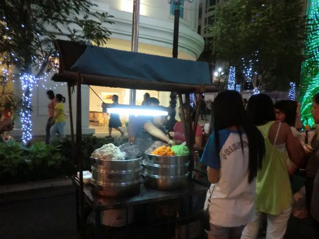 屋台もでています。