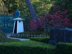 15：20　沼津御用邸記念公園/本邸正門

明治26年（1893）落成、本邸は空襲により焼失。
敷地内の西附属邸と東附属邸等が残され公園として整備されています。

9：00〜16：30
観覧セット（梅園、西附属邸御殿）400円
駐車場　300円（2時間以内）