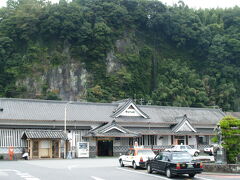 カジカ荘に泊まった。偶然北海道から来た人と出会った。北海道の温泉もこんな雰囲気が欲しいねと、話した。竹田の駅。