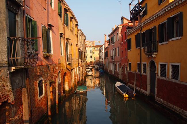 まだ人が少ない町並み。。<br /><br />