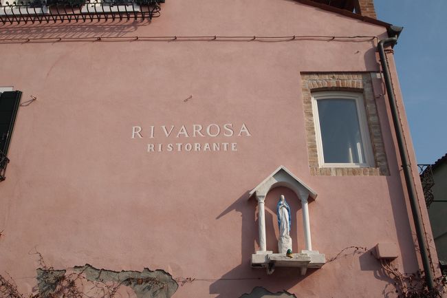 とりあえずお茶がしたくなってカフェに入ることに。<br />何やら素敵なカフェを発見です。<br /><br />