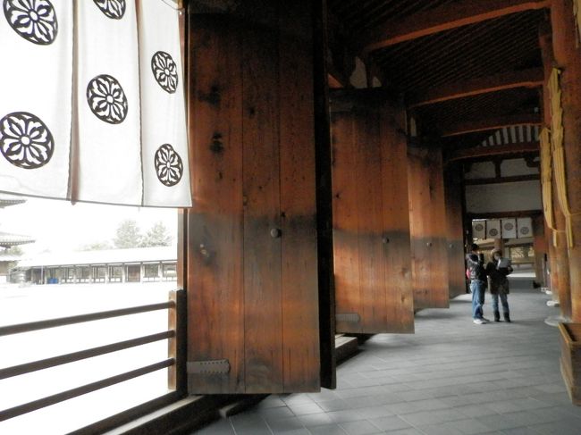 じゃ、パンツもとっちゃいましょうか・・・。<br />って、それじゃ、村西監督じゃないか！<br />(=ﾟзﾟ=)ﾑｰ<br /><br />※村西監督・・・かつてのＡＶ界の帝王