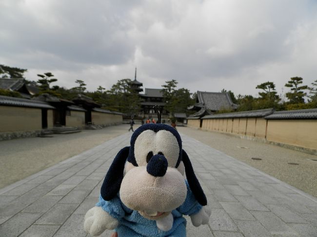 時々、グーちゃんは<br />ああいう変はオヤジにからまれるの。<br />酔っ払いは嫌いなの！！<br />ヾ(｡｀Д´｡)ﾉ彡☆ﾌﾞｰﾌﾞｰｯ!!