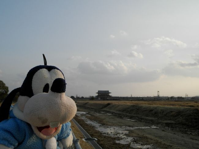 ４時をまわって<br />朱雀門は入場できないし・・・。