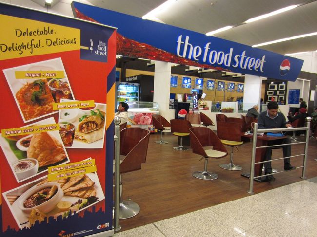 5時半なので、そろそろ朝食？<br /><br />○　Food Street