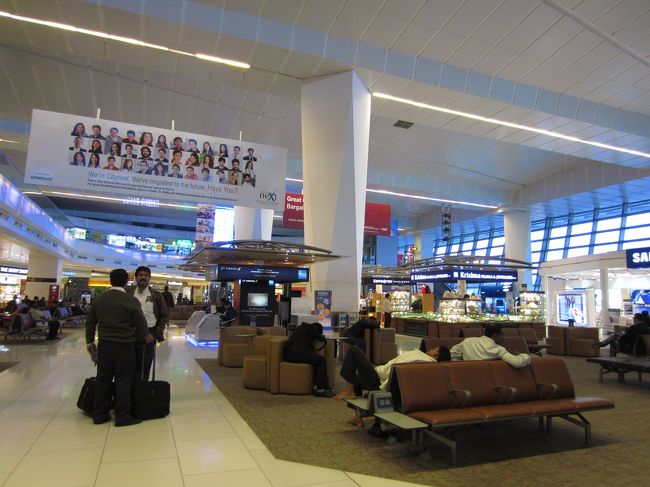 あまりにも暇だったのでここのベンチに座っていたら爆睡…