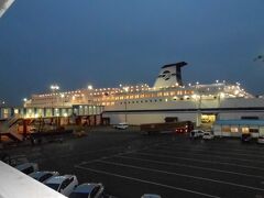 2013 3/7 pm7:00　名古屋港発　新いしかり

思ってたより大きな船でテンション急上昇♪
酔い止めをしっかり飲んで乗船しました。
