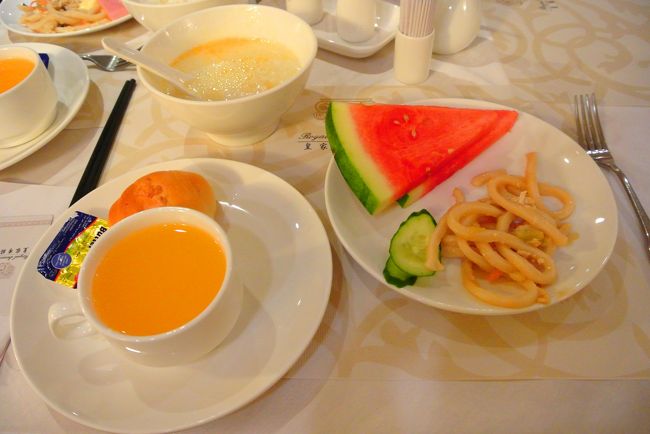 ２日目の朝食。<br /><br />眠すぎて、これしか食べれない笑