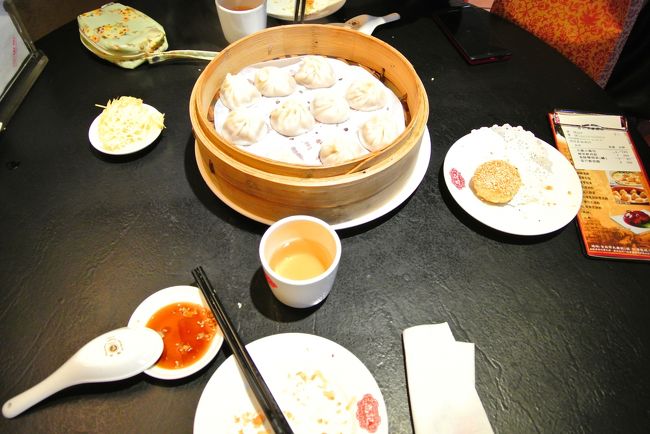 ご飯を食べに永康街へ。<br /><br />「高記」というレストランへ。