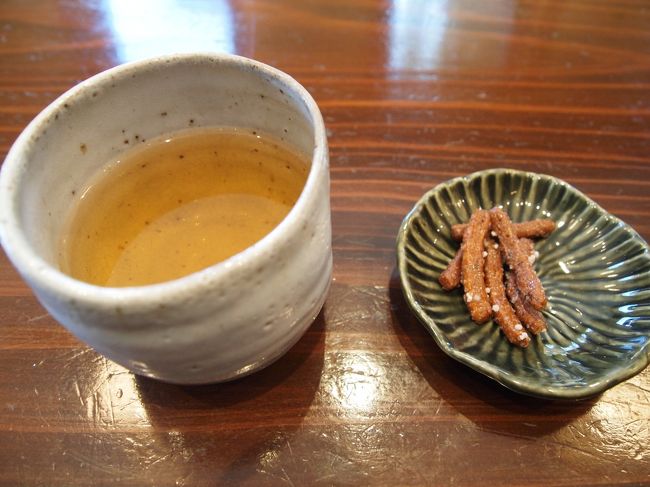 まずは、お茶が。