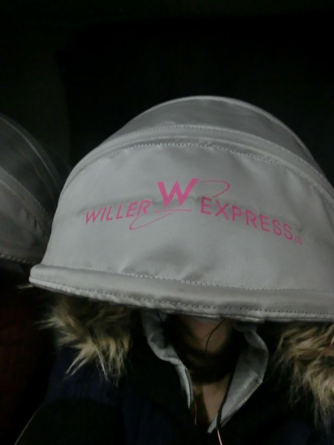 思わず自分撮り。<br /><br />宇宙人みたい。