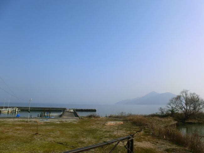 １時間ほど自転車を漕ぎ続けてやっと辿り着きました！<br /><br />琵琶湖です〜