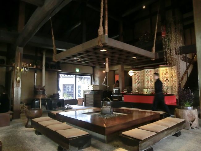 店内。<br /><br />10時半前ということもあり、まだガラガラでした。