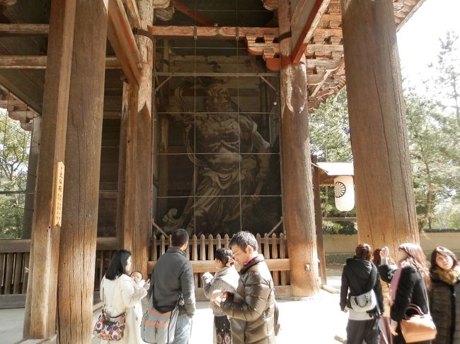 ここにはしかめっ面で<br />不景気な顔をしたおじさん達がいるの・・・。<br />