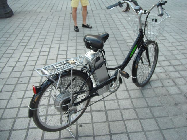 パリ 自転車 注意