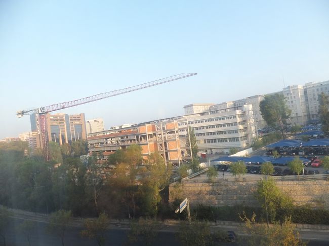 部屋の窓からの眺め。<br />最寄駅からは１５分程歩くようなので、フリーの場合はなるべくタクシーを利用するように言われました。