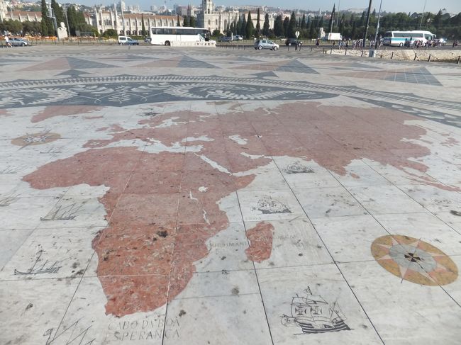 大理石の世界地図<br /><br />かなり大きいので、他の人がいなくなるのを結構待ちました。