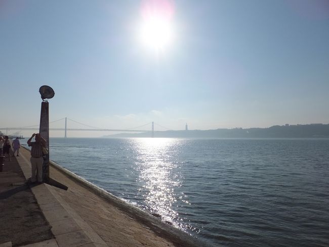 向こうに見えるのが４月２５日橋